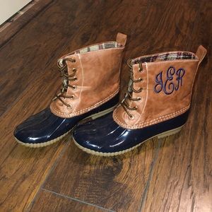 Monogrammed Duck Boots jEr - Size 8.5